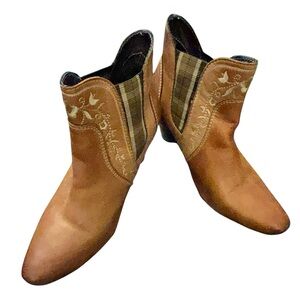 Corkys Elite Brown Leather Vintage Inspired Western Ankle Boots Size 8 Boho